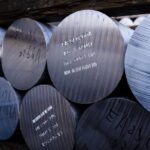 Crisis de Aluminio: Cómo los Conflictos Geopolíticos Disrumpen la Cadena de Suministro