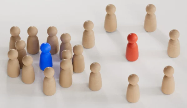 El Aislamiento Corporativo: Cómo la Desconexión Daña la Productividad Empresarial