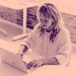 Modelos de Precios por Hora: Por Qué Limitan el Crecimiento de Emprendedoras