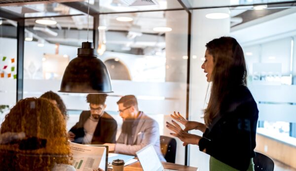 Primeros 10 segundos: Cómo perfeccionar tu pitch ante inversores