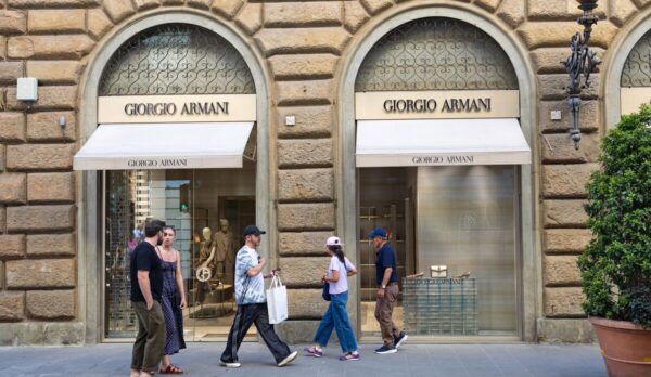 Armani se reinventa: cómo las casas de lujo modernizar operaciones