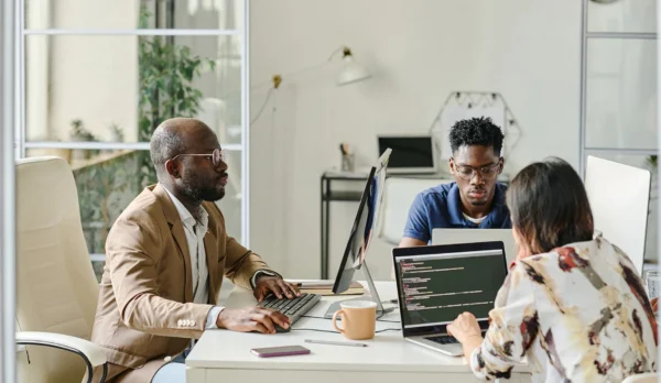 5 Estrategias de IA para Monetizar tu Empresa: El Modelo de Microsoft 5 Estrategias de IA para Monetizar tu Empresa: El Modelo de Microsoft