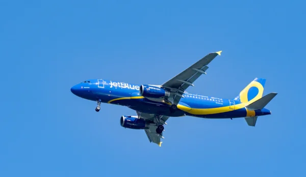 Demanda contra aerolínea expone riesgos de incumplimiento en promesas comerciales Demanda contra aerolínea expone riesgos de incumplimiento en promesas comerciales